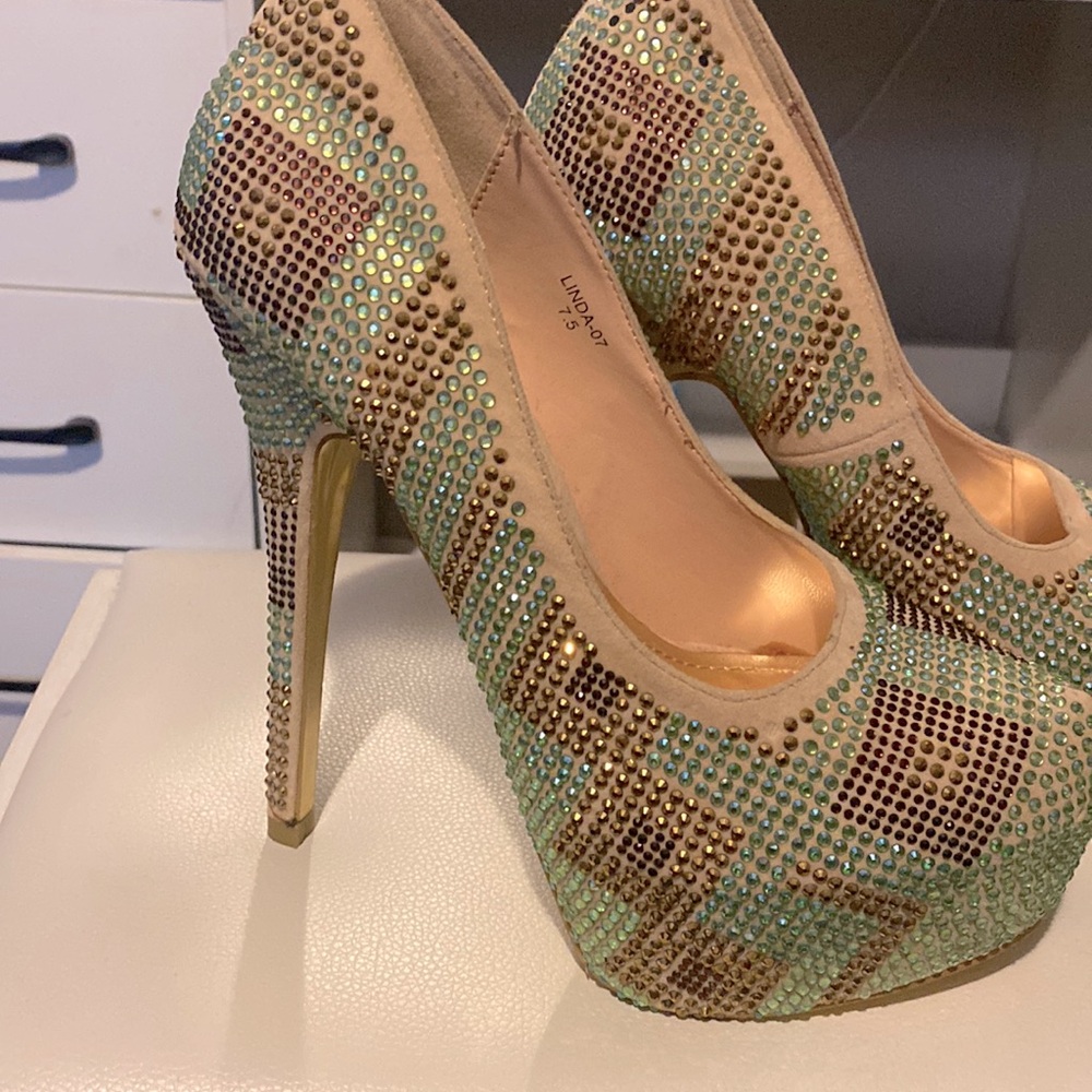 beautiful diamonds shoes